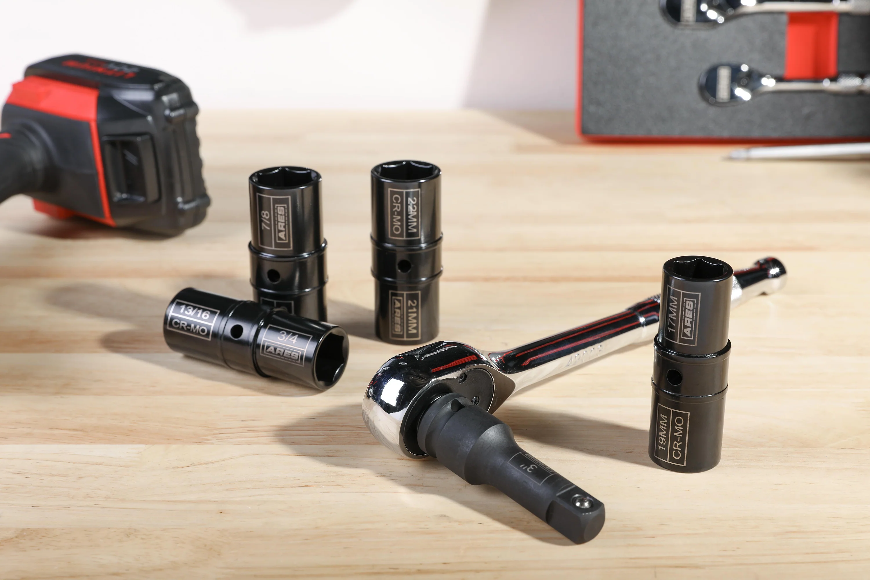ARES 59010 - 1/2-inch Drive 5-Piece Flip Lug Nut Socket Set - Image 6