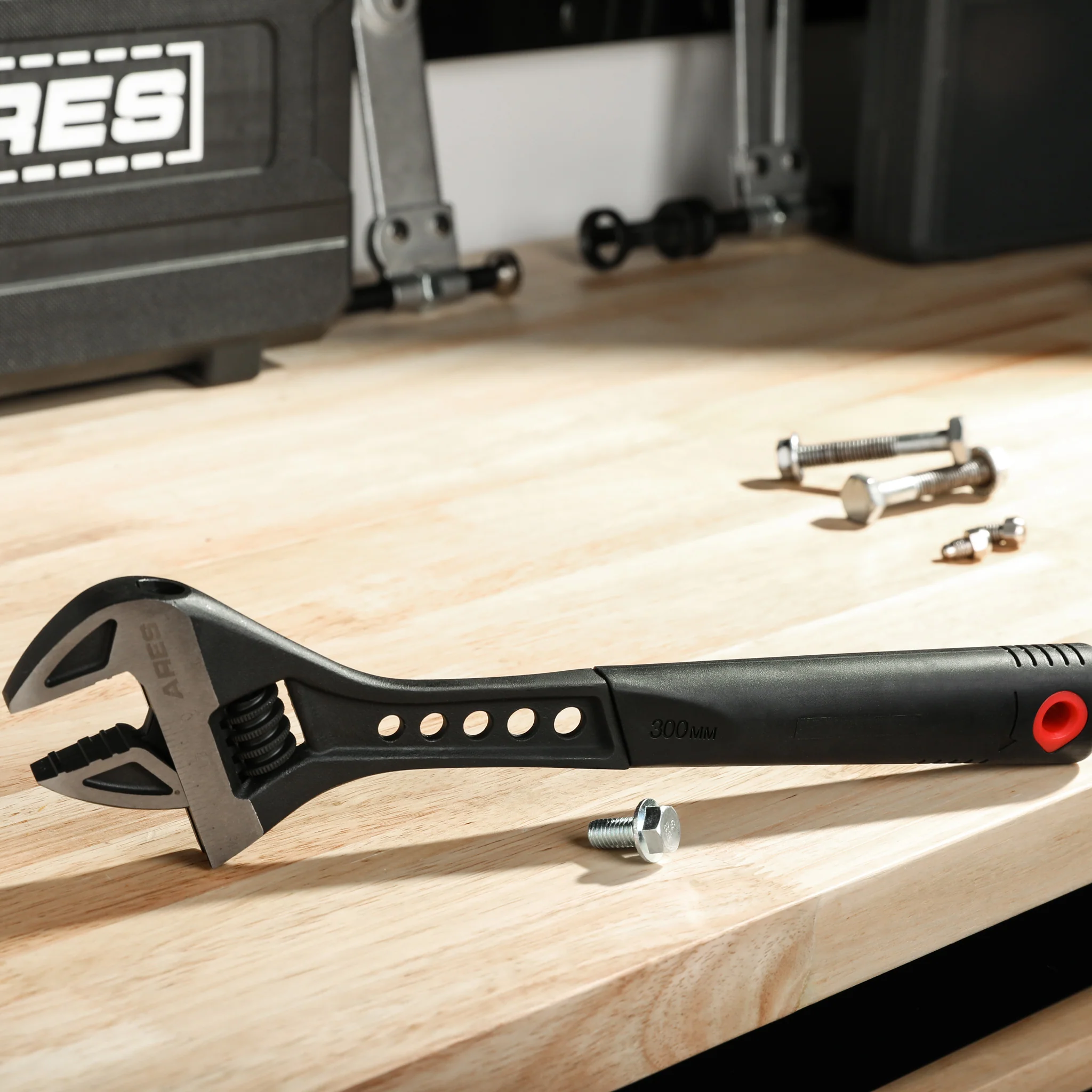 ARES 79004 - 12-Inch Adjustable Wrench - Image 5