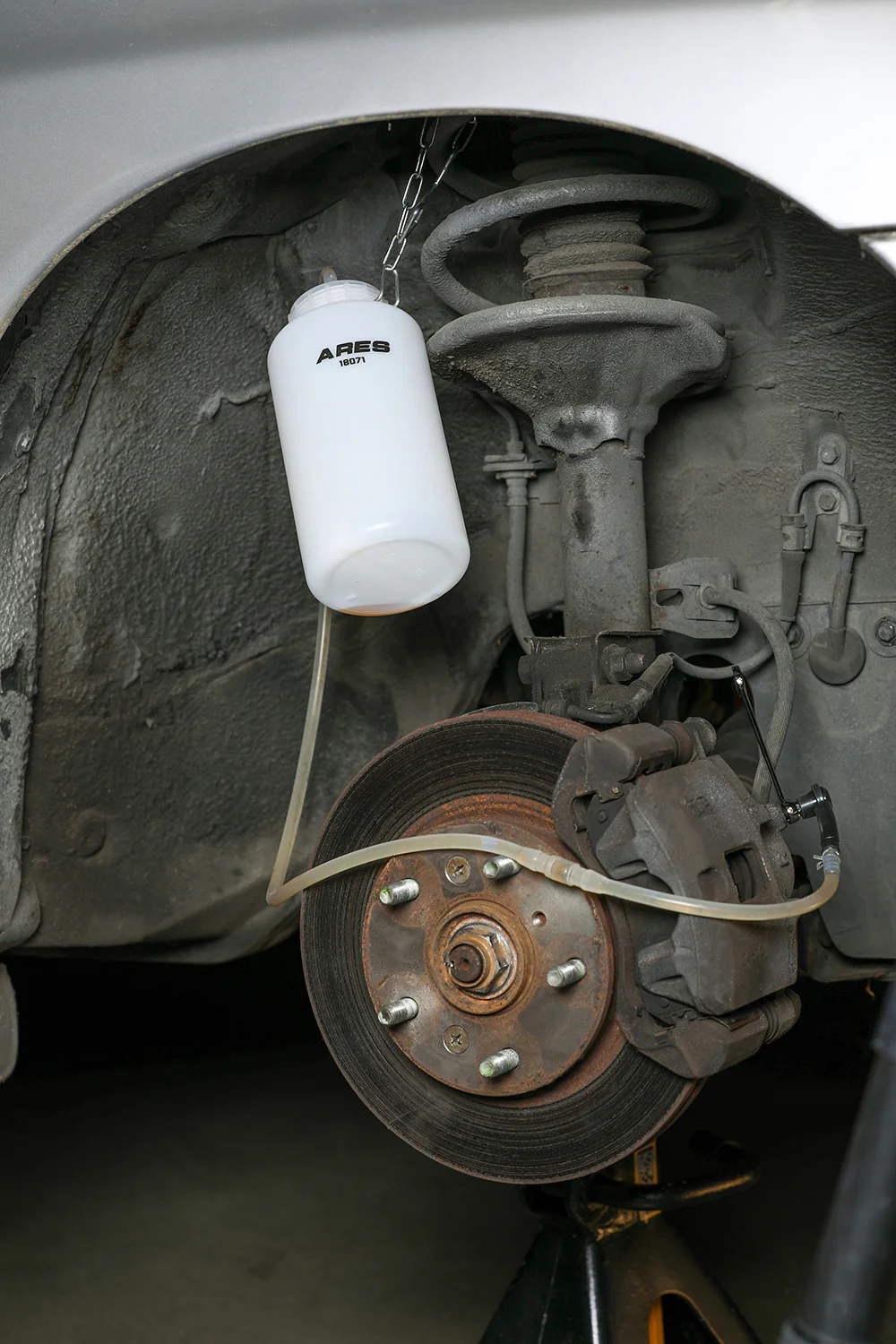 ARES 18071 - 1L Brake Bleeding Fluid Reservoir Bottle with Check Valve - Image 7
