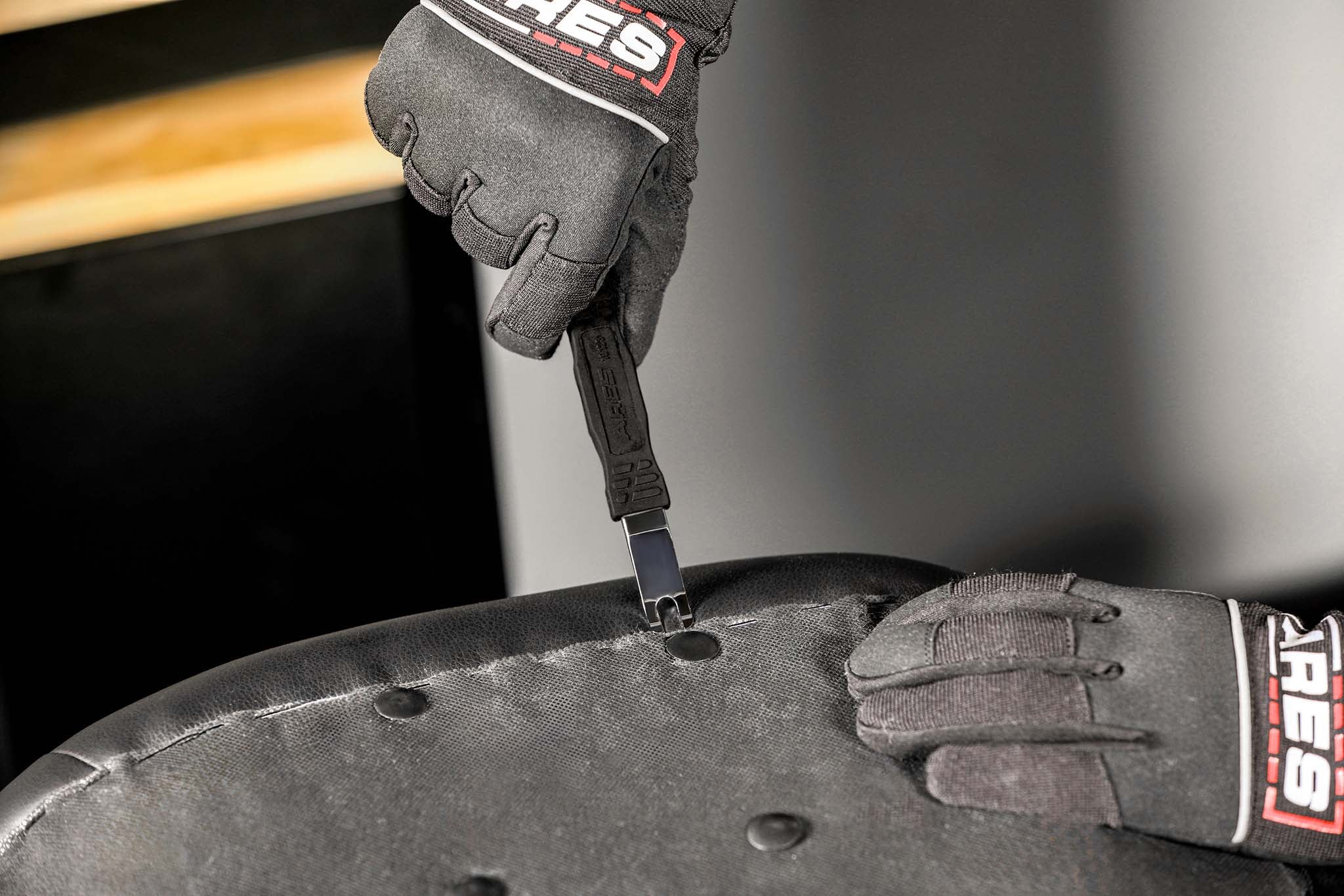 ARES 10123 - 2-Piece Automotive Trim Tool Kit - Image 3