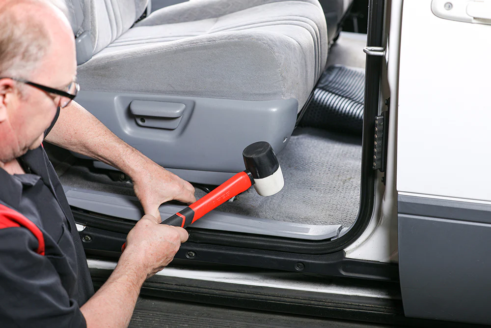 ARES 23059 - 2-Piece Fiberglass Handle Double Faced Soft Mallet Set - Image 2