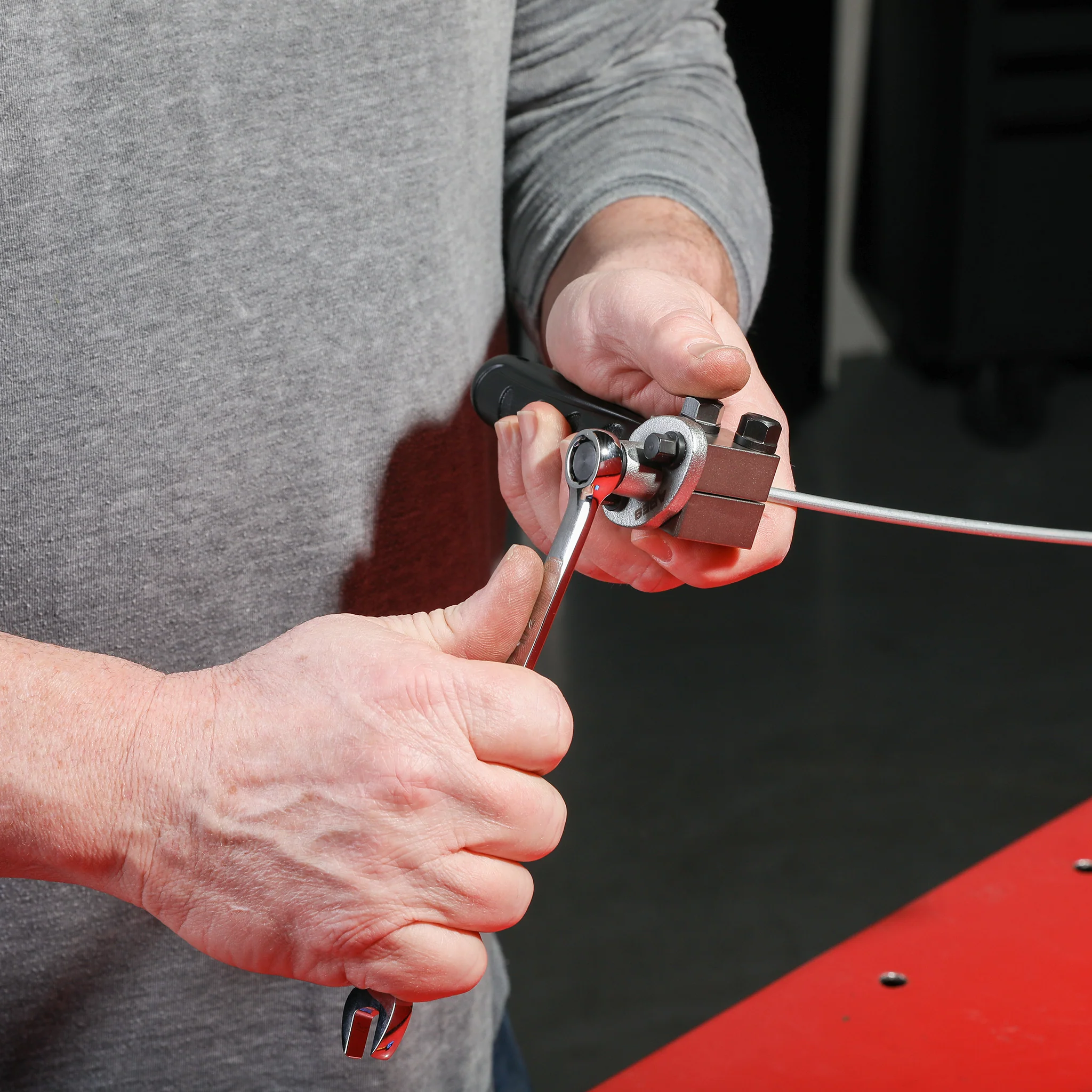 ARES 18025 - 3/16-inch Double Flaring Tool - Image 5