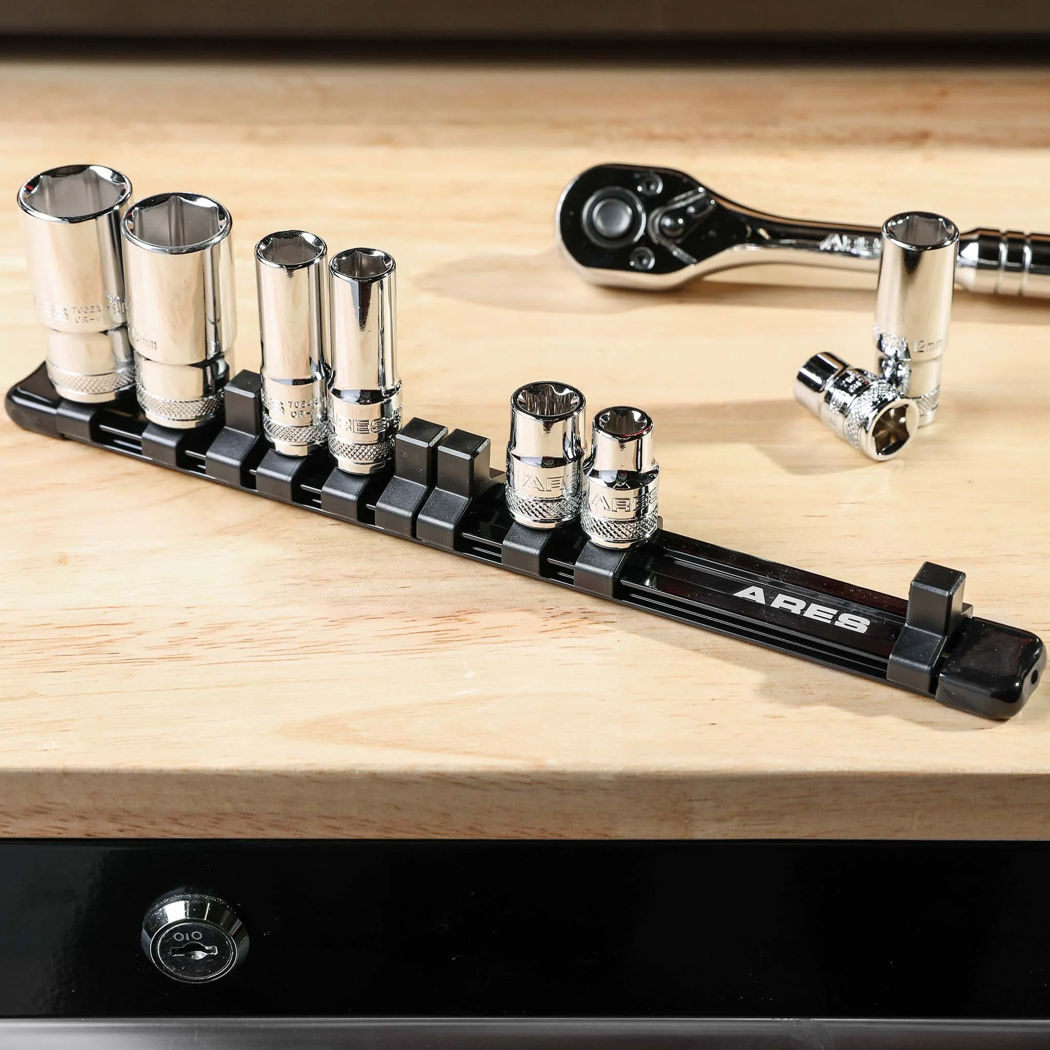 ARES 70149 - 3/8" Black 9.84" Aluminum Socket Rail - Image 2