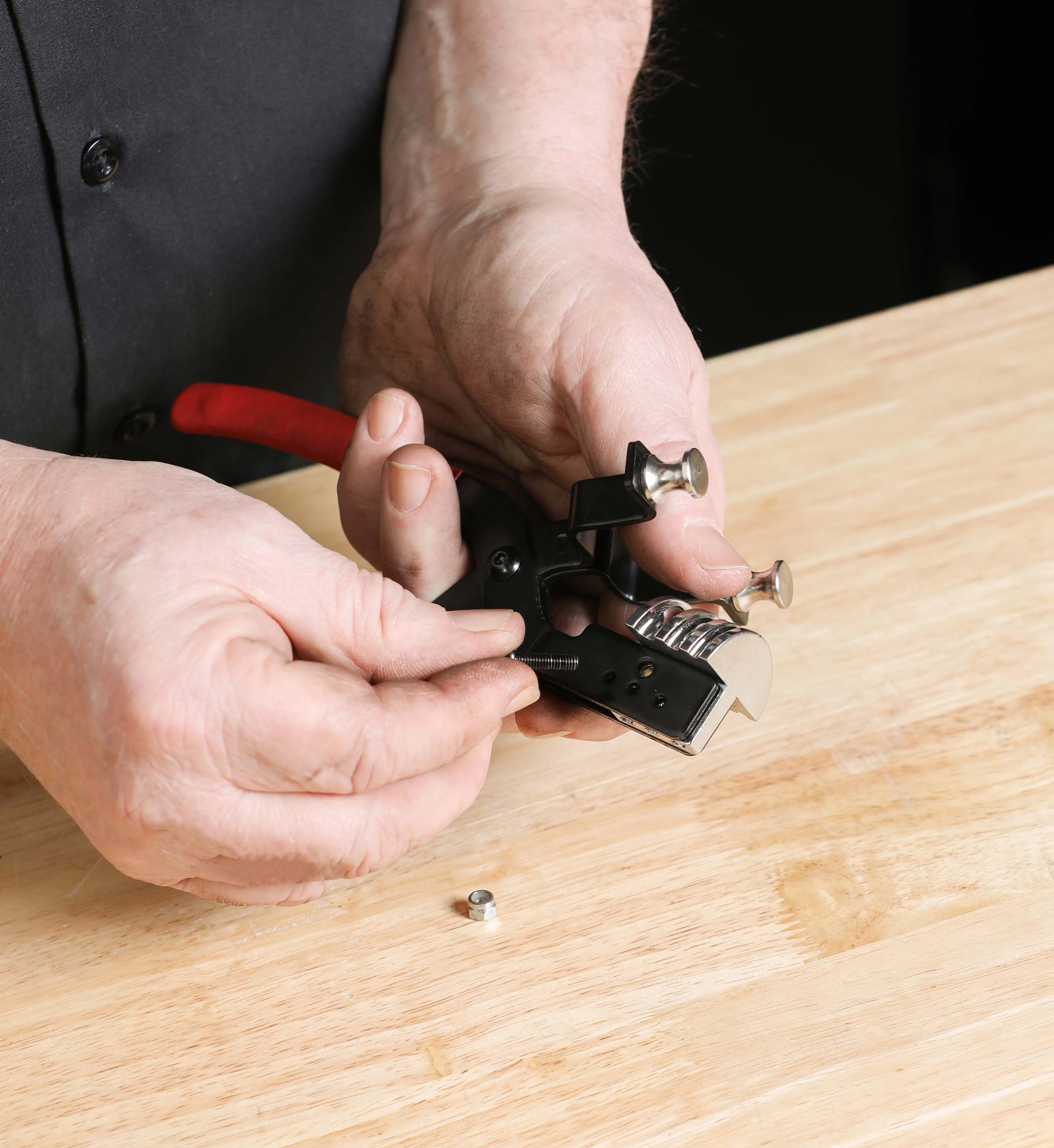ARES 10024 - 3-in-1 Small Range Tubing Bender Pliers - Image 3