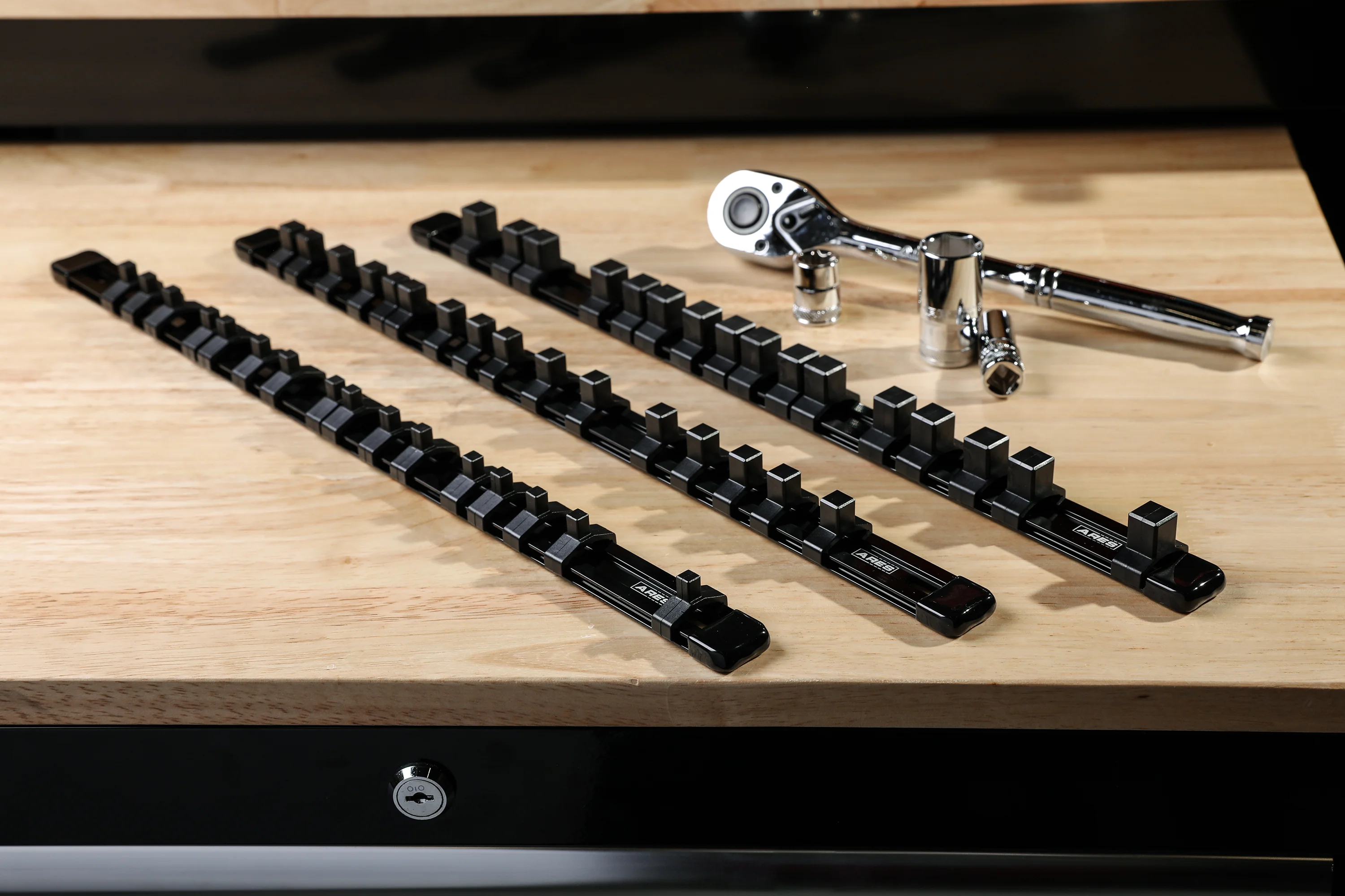ARES 70087 - 3-Piece Black Aluminum Socket Rail Set - Image 2