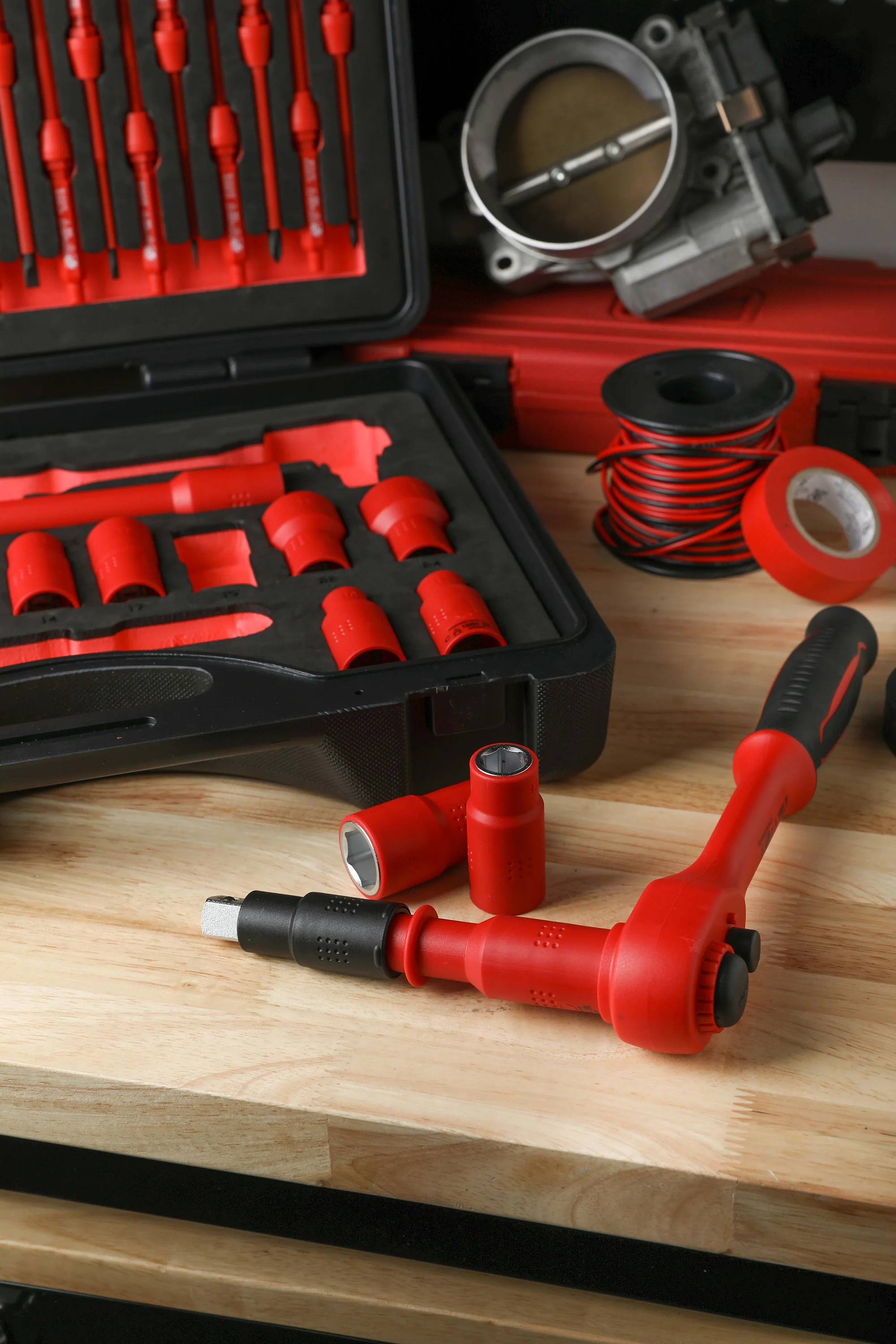 ARES 19004 - 37-Piece Insulated Electrical Tool Set - Image 3