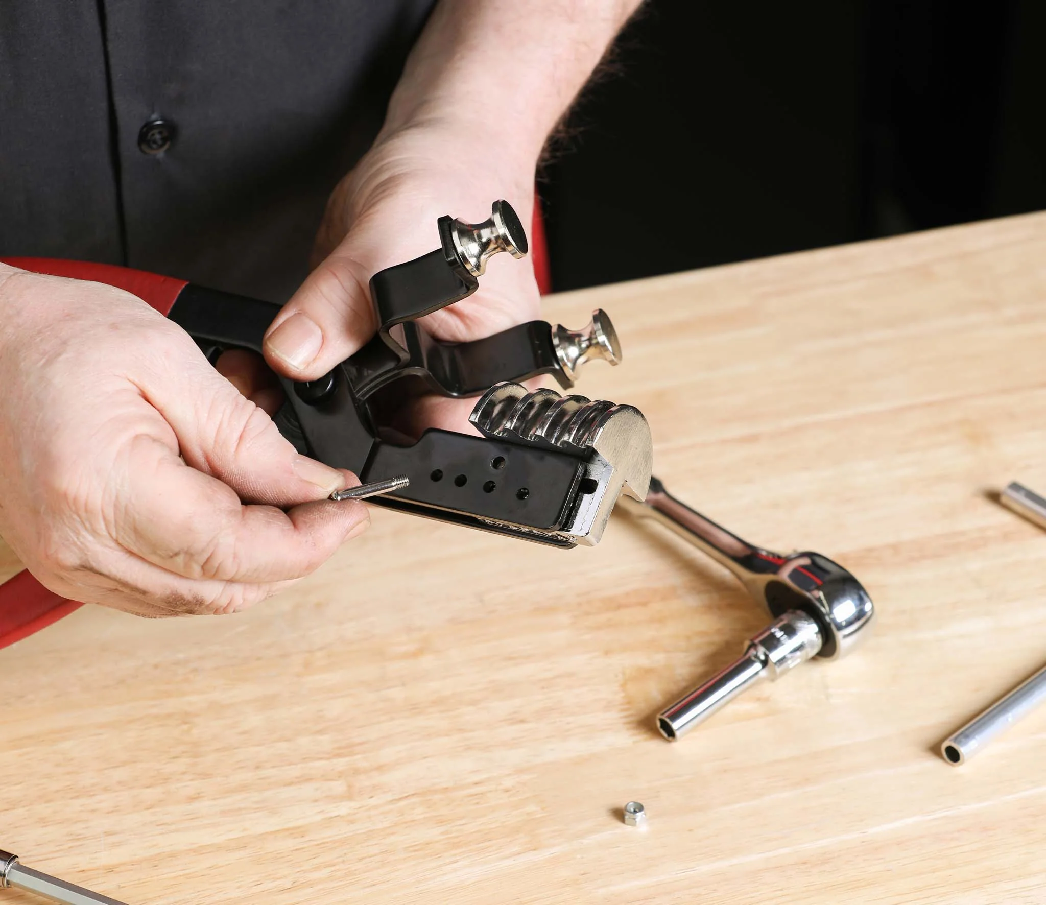 ARES 10023 - 4-in-1 Quick Change Tubing Bender Pliers - Image 12