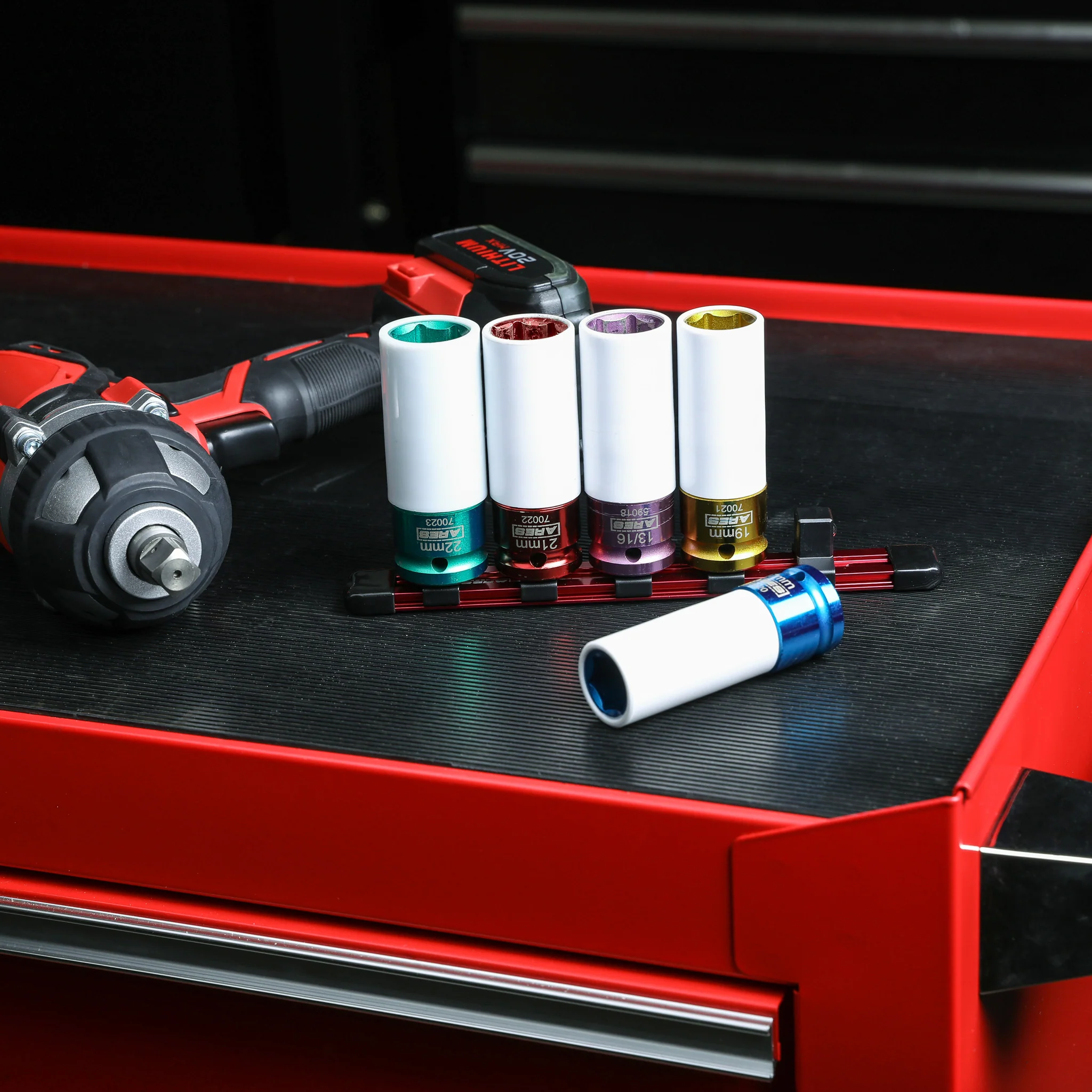 ARES 59017 - 5-Piece 1/2-Inch Drive Non-Marring Impact Colored Lug Nut Socket Set - Image 10