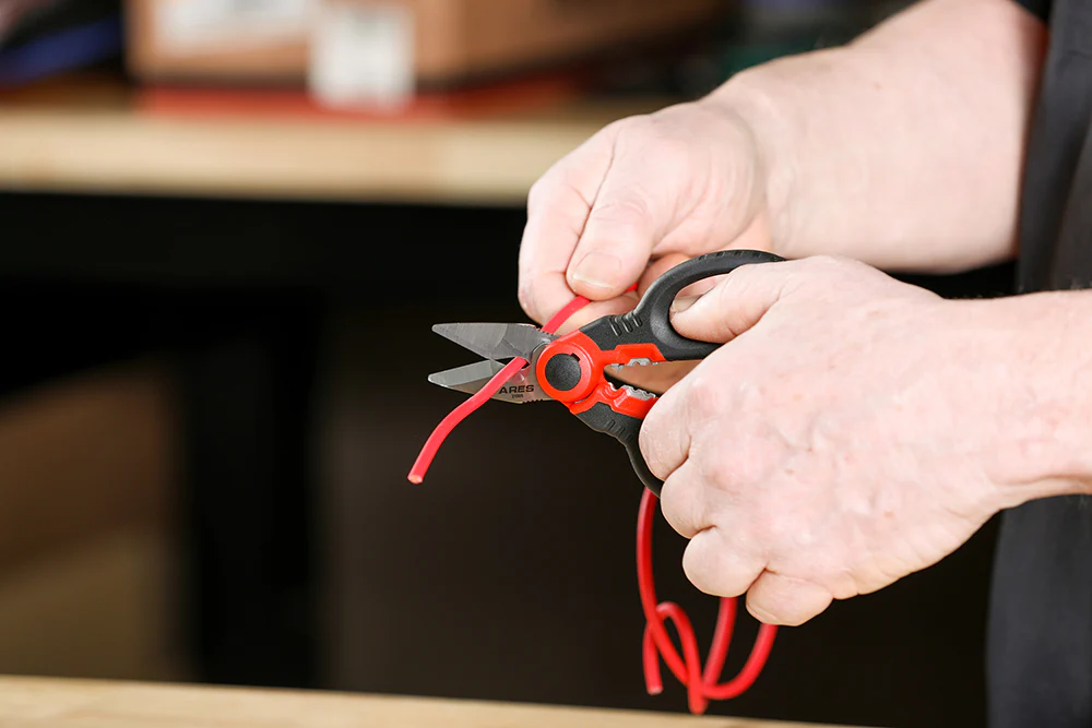 ARES 21005 – 6-Inch Professional Electrician Shears with Sheath - Image 6