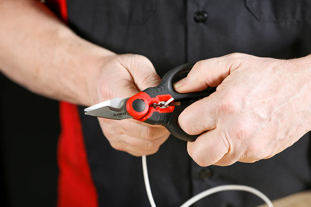 ARES 21005 – 6-Inch Professional Electrician Shears with Sheath - Image 7
