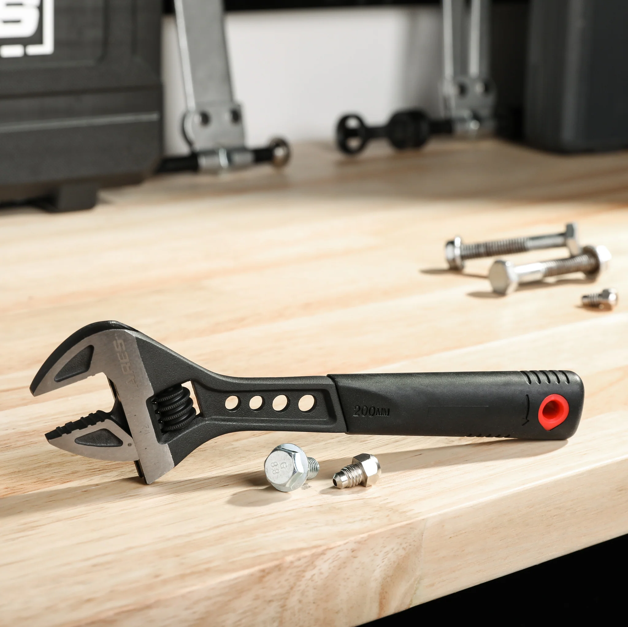 ARES 79002 - 8-Inch Adjustable Wrench - Image 5