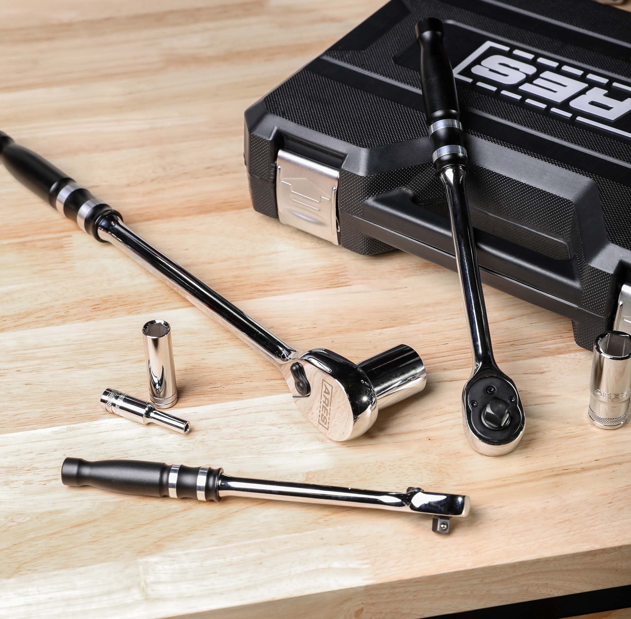 ARES 42083 - 90 Tooth Aluminum Handle Ratchet Set - Image 2