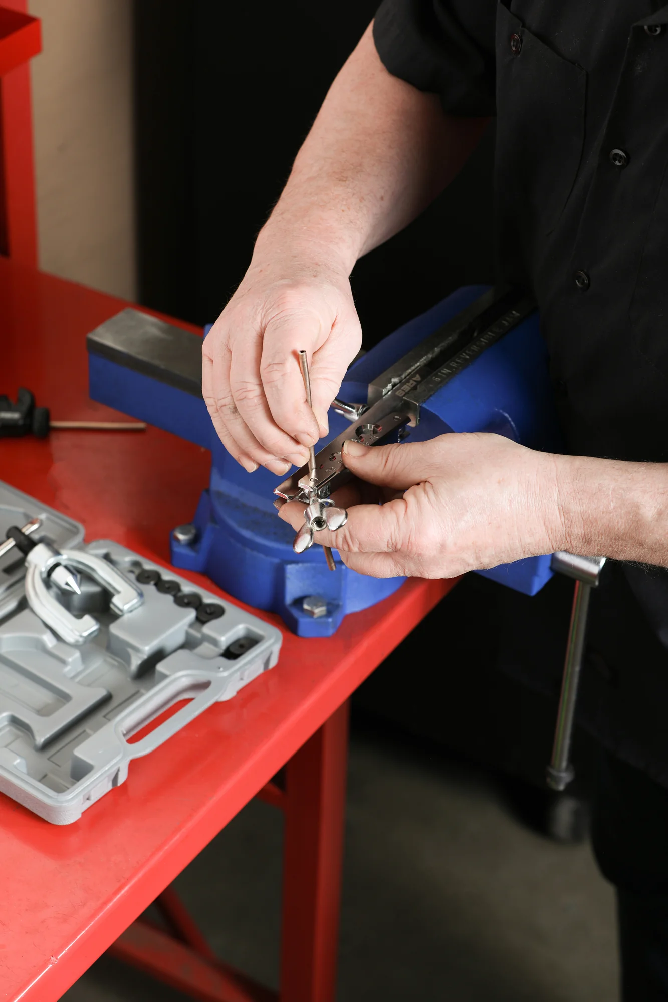 ARES 18019 - Double Flaring Tool Set with Extra Adapters - Image 5