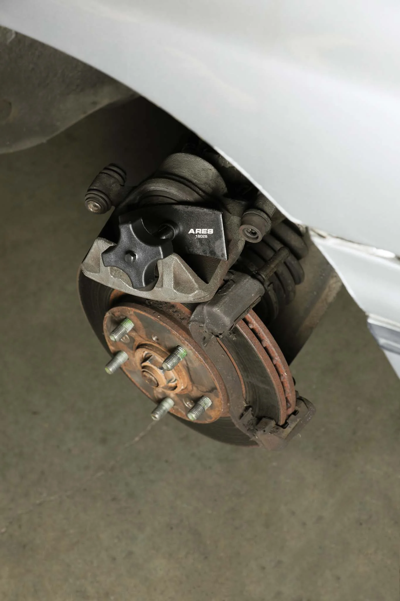 ARES 18028 - Heavy Duty Brake Pad Spreader - Image 3