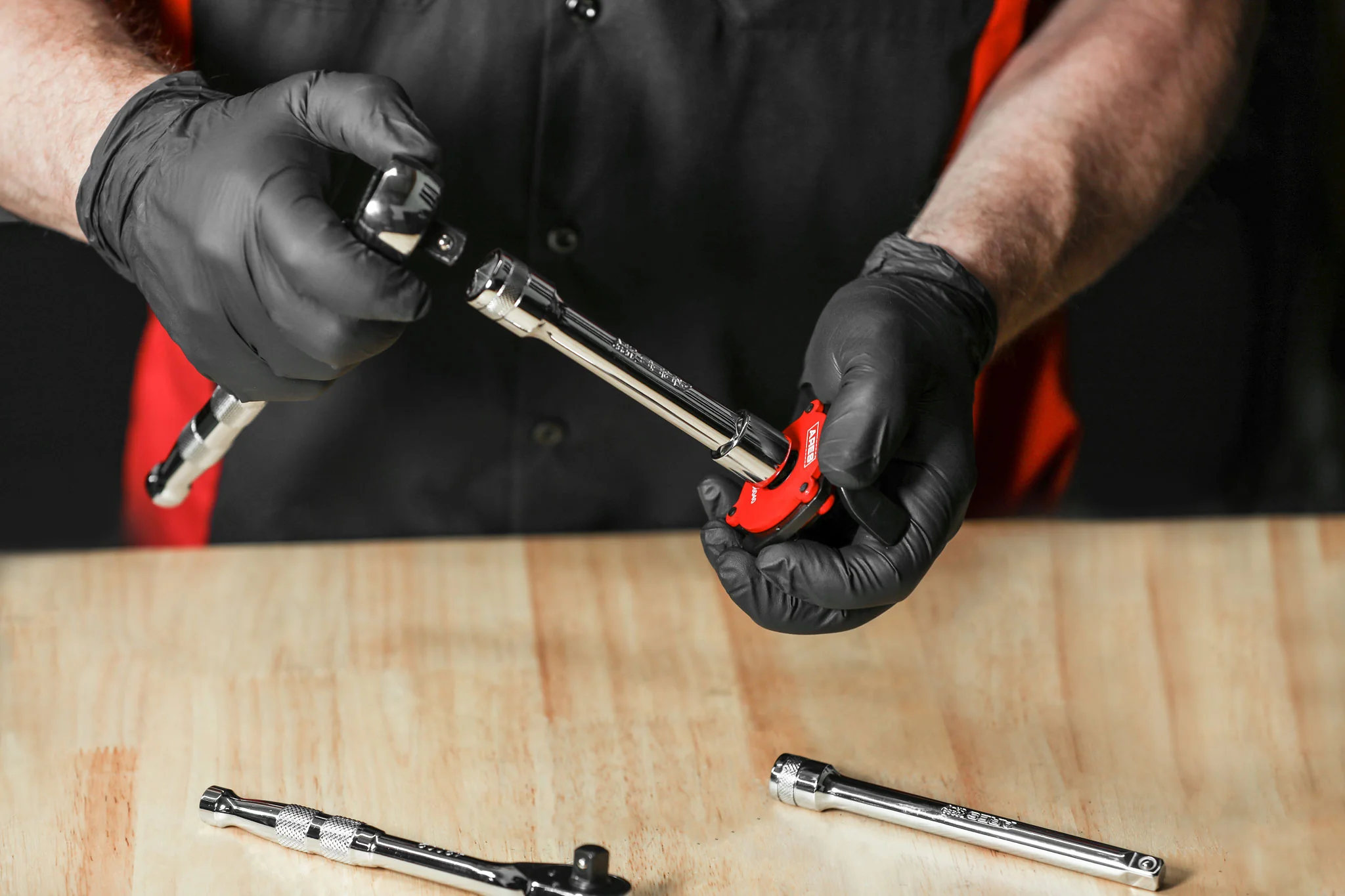 ARES 56040 - Red Adjustable Magnetic 3-Jaw Oil Filter Wrench - Image 6