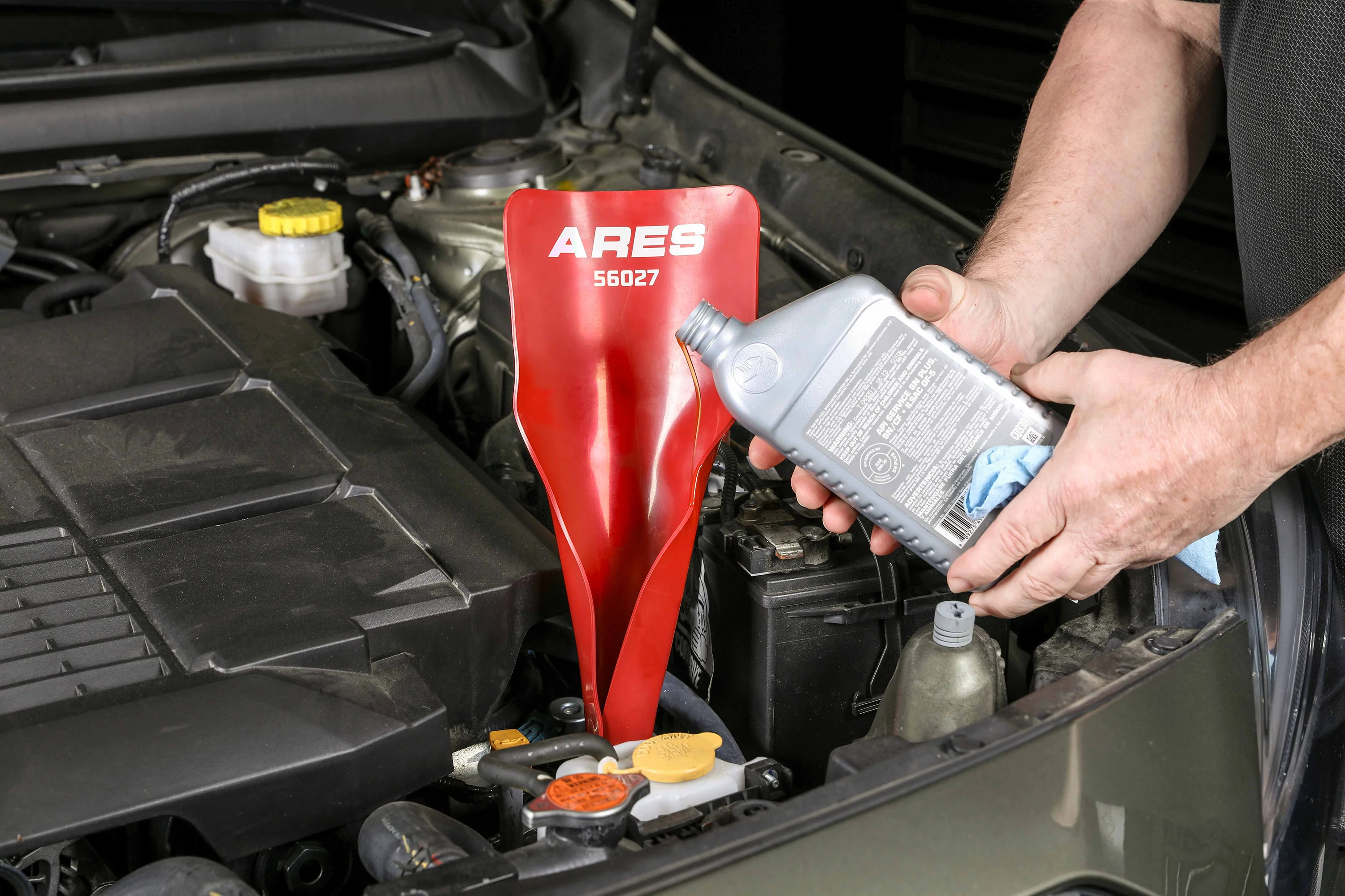 ARES 56027 - Universal Flexible Oil Funnel - Image 5